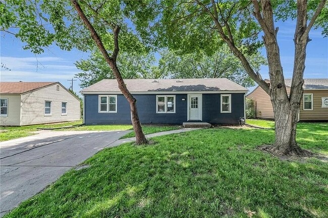 Building Photo - 114 N Emma St