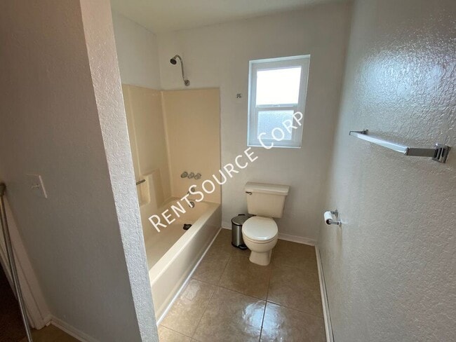 Building Photo - 43328 Lookabout Rd