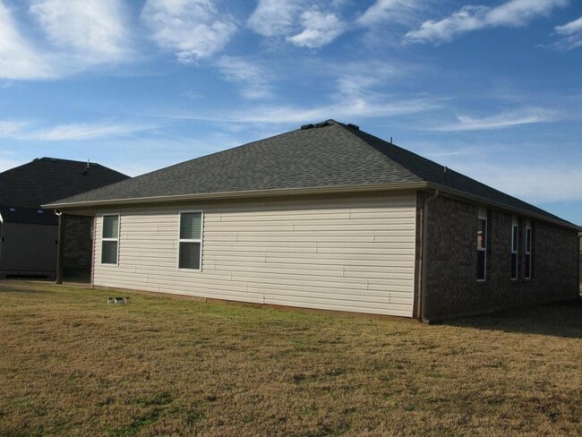 Building Photo - 3540 SE 96th St