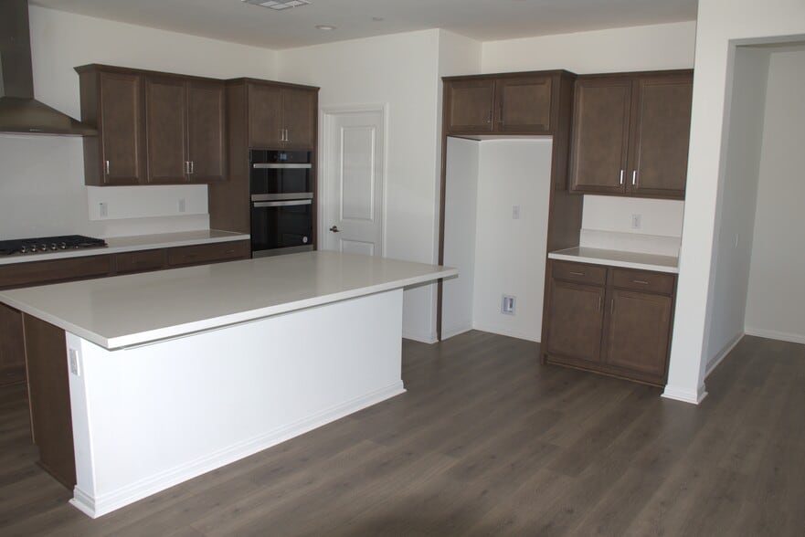 Building Photo - 25129 Sand Wedge Dr