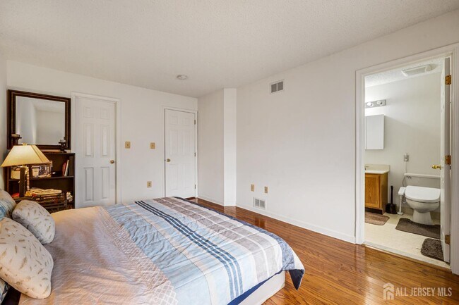 Building Photo - 117 N Barrow Pl