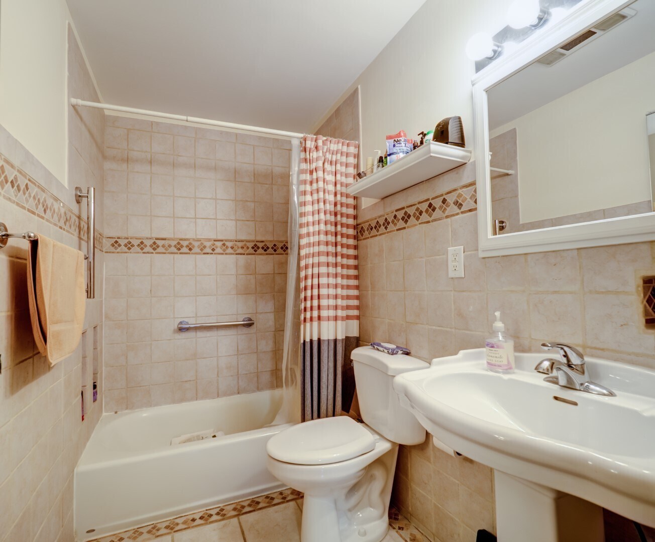 Building Photo - 264 9th St