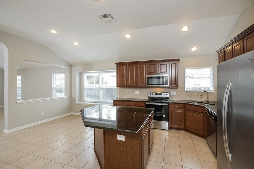 Building Photo - 11822 Woodland Deer