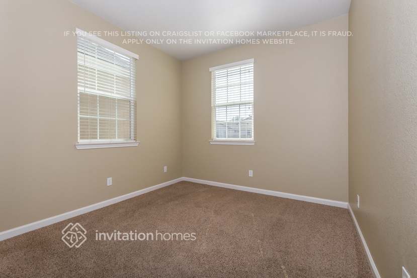 Building Photo - 2041 Waterville Dr