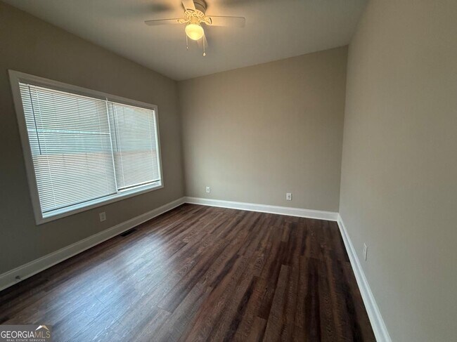 Building Photo - 618 Liberty Pk Dr