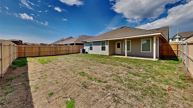 Building Photo - 2724 Dennis Dr