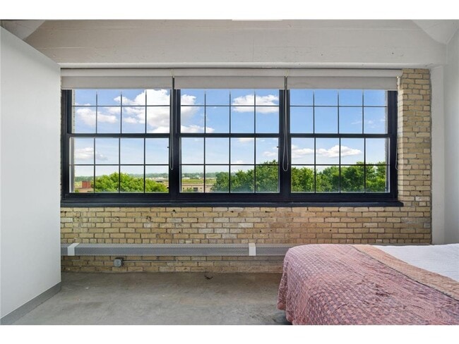 Building Photo - 730 Stinson Blvd NE