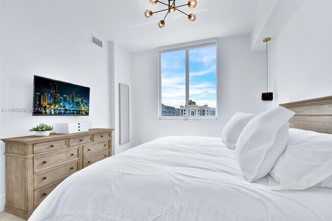 Building Photo - 18800 NE 29th Ave