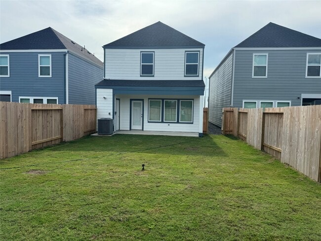 Building Photo - 10203 Spring Branch Trail