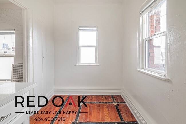 Building Photo - 109 Normandie Ave