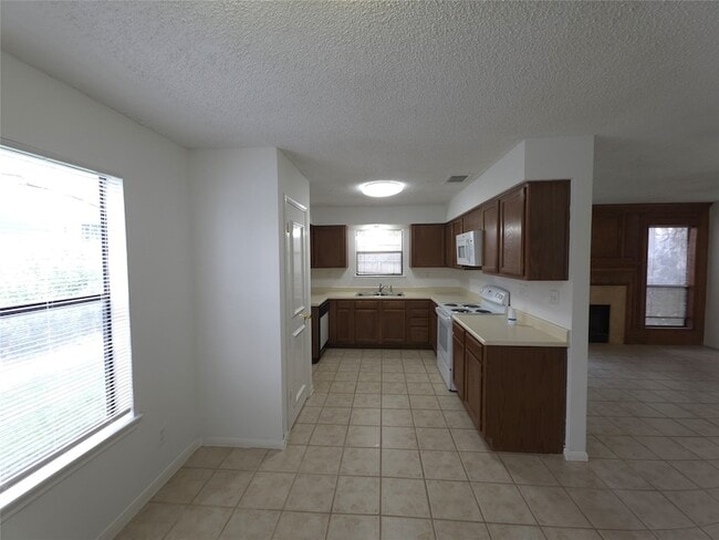 Building Photo - 7126 Deer Creek Ct