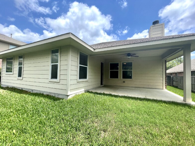 Building Photo - 4235 Fairmeadow Dr