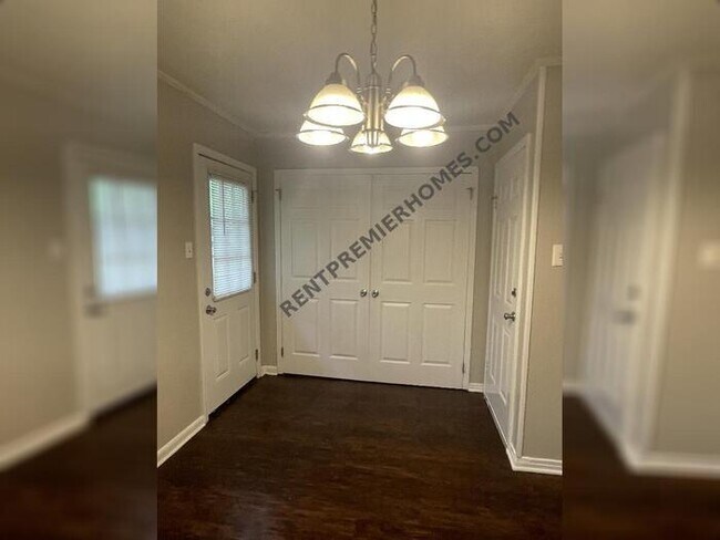 Building Photo - 11301 Donnie Dr