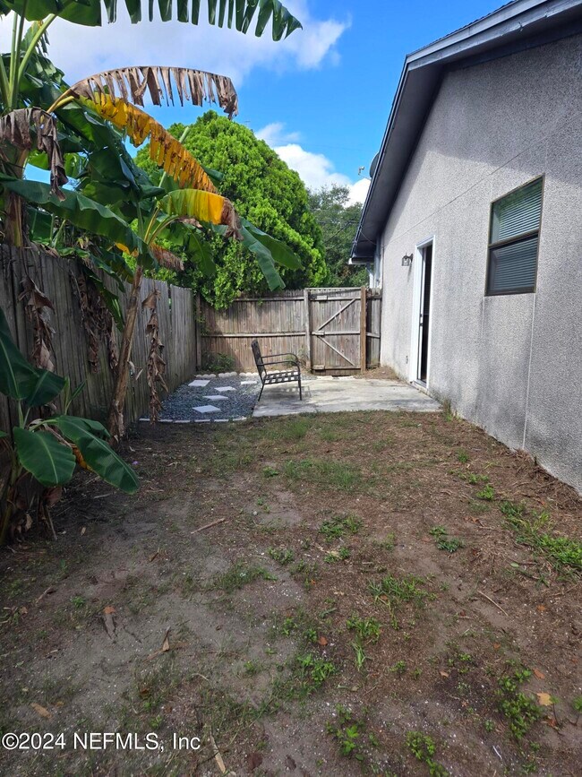 Building Photo - 1055 Stocks St