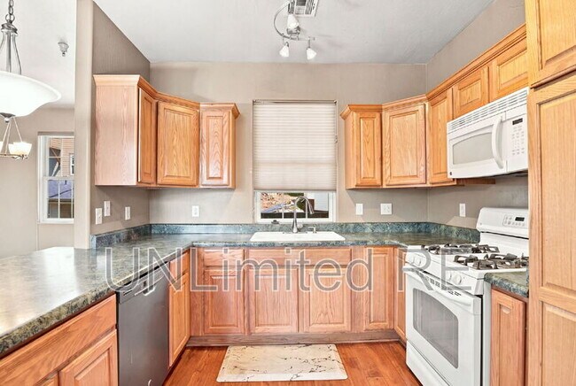 Building Photo - 2455 W Silverton Dr