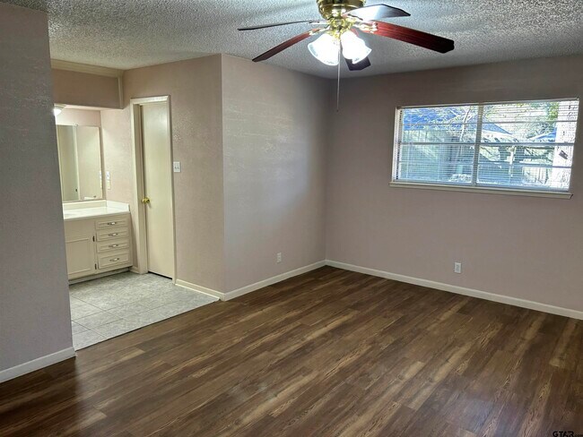 Building Photo - 4615 Edinburgh Dr