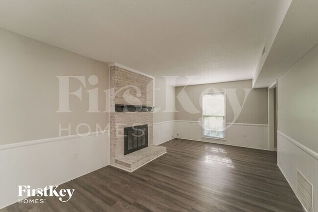 Building Photo - 9306 Covedale Dr