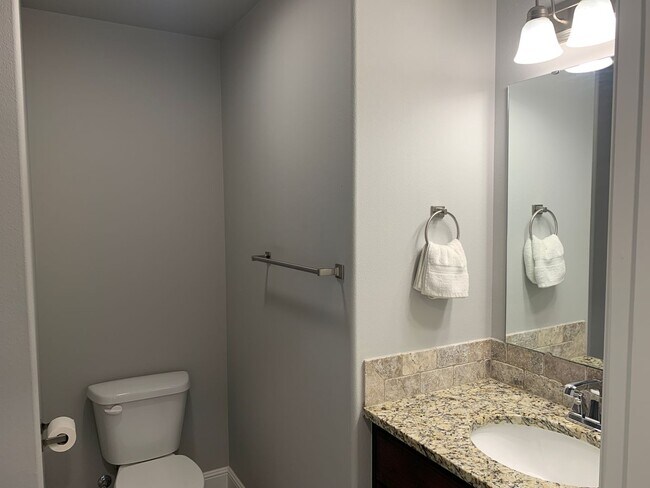 Building Photo - Beautiful 4 Bedroom Home for lease, Benton...