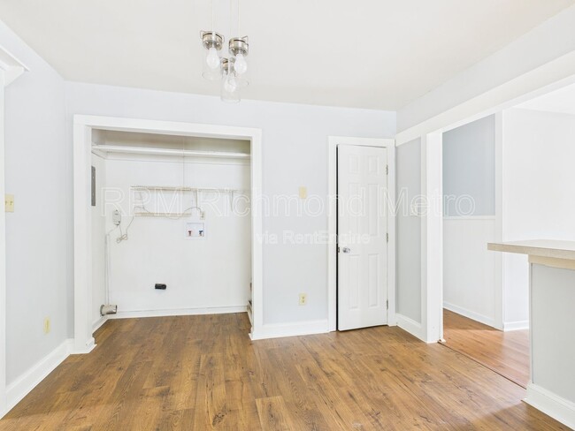 Building Photo - 11220 Sunfield Dr