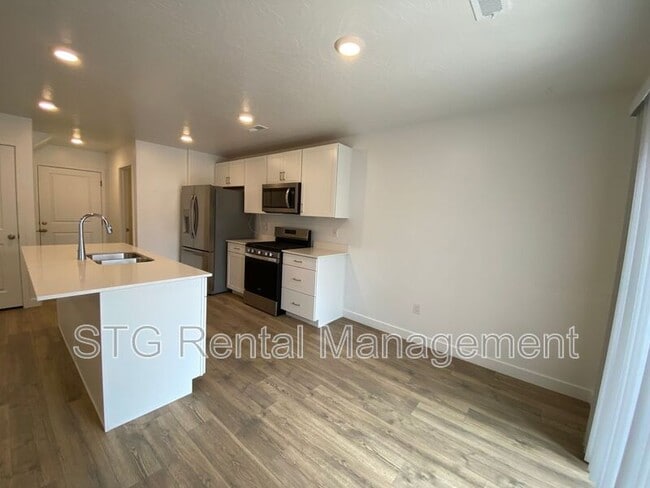 Building Photo - 3237 E Labyrinth Pt Cir