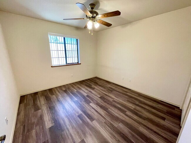 Building Photo - 3 Bedroom Home in Great Neighborhood!