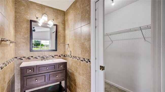 Building Photo - 1445 Sophie Way