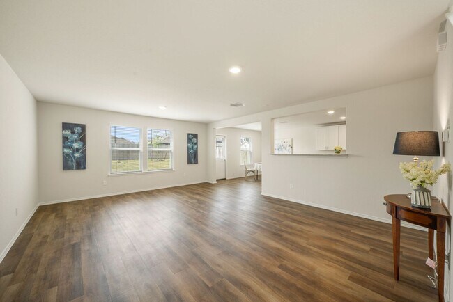 Building Photo - Great home with a great price!
