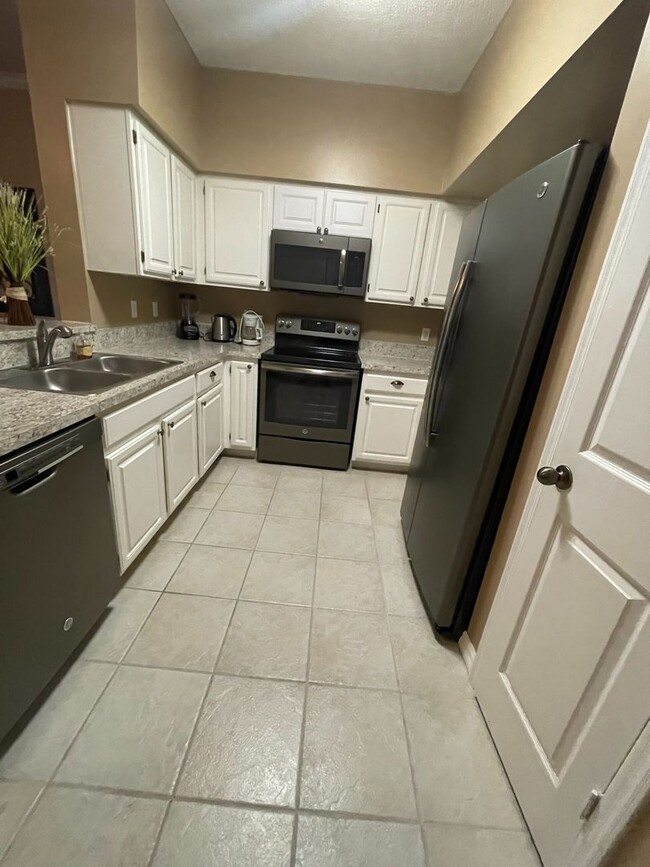 Building Photo - 1/1 in The Links in Haile Plantation!
