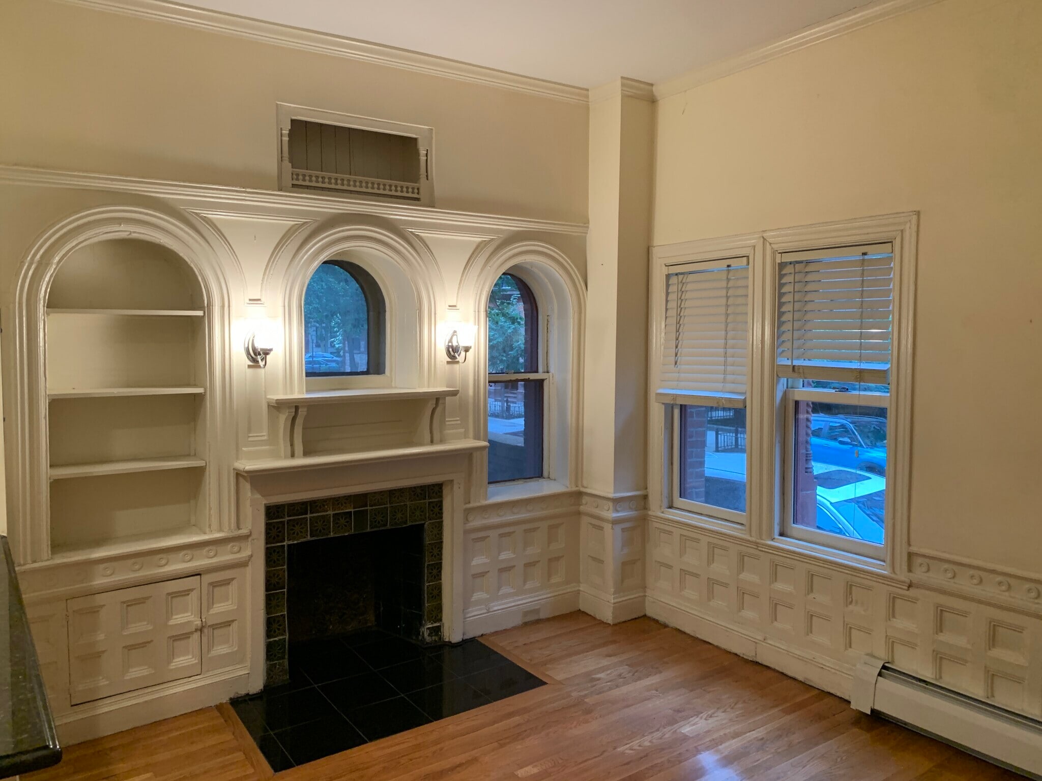 Building Photo - 186 Commonwealth Ave