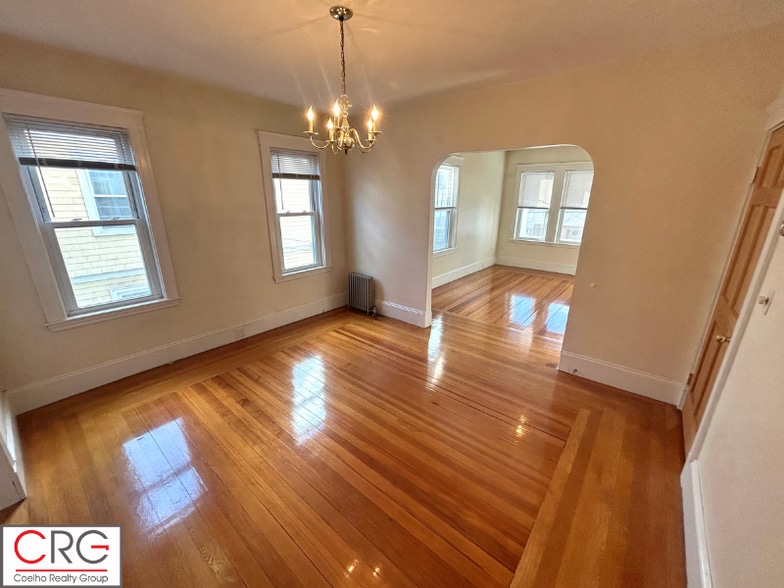 Building Photo - 18 Wellington Rd