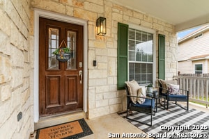 Building Photo - 15810 Redwoods Manor