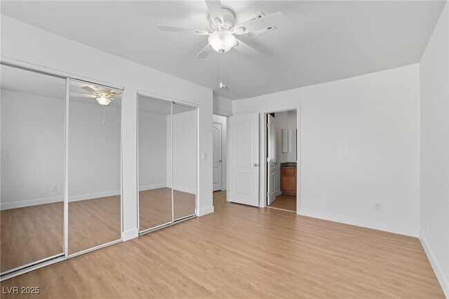 Building Photo - 7200 W Pirates Cove Rd