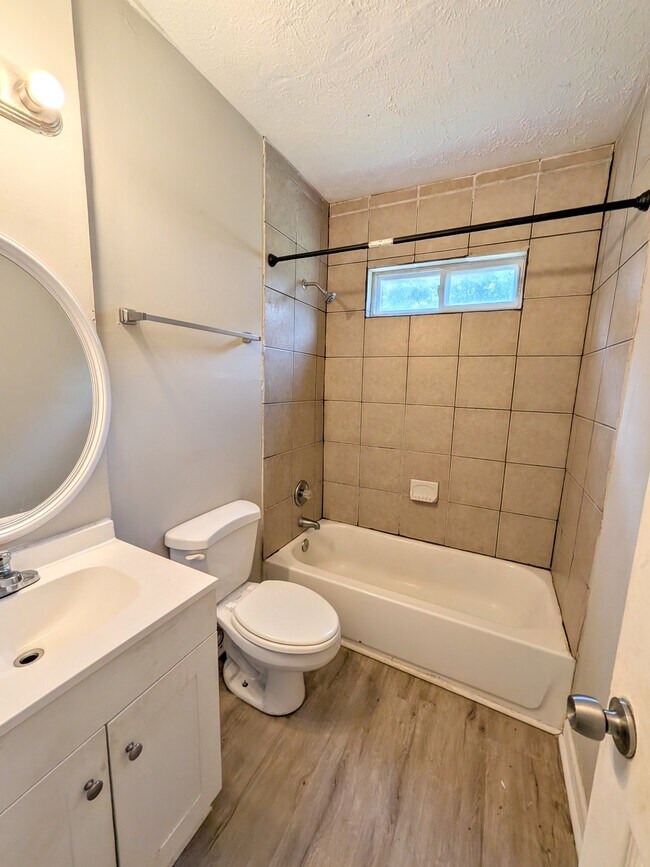 Building Photo - 2924 Springside Pl SE