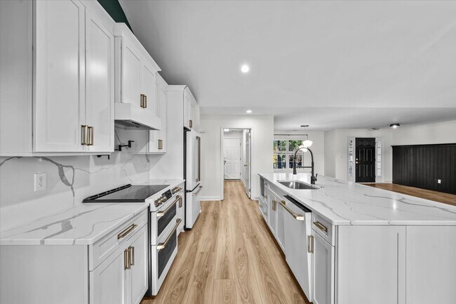 Building Photo - 43 S Lakeshore Dr