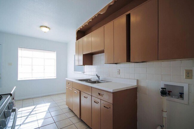 Building Photo - 209 San Saba Rd