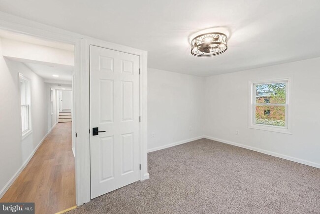 Building Photo - 4 Walnut St