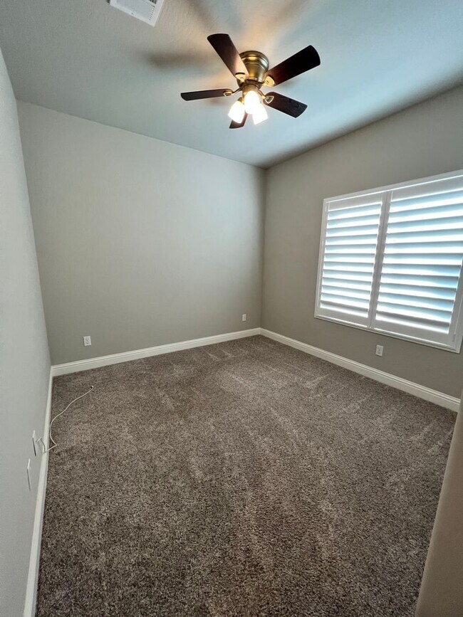 Building Photo - Charming and Elegant Home in Clovis District