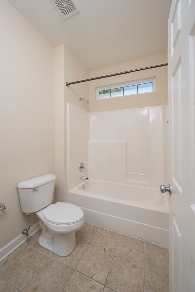 Building Photo - **5-BEDROOM HOME IN AMENITY-RICH MCKAY'S M...