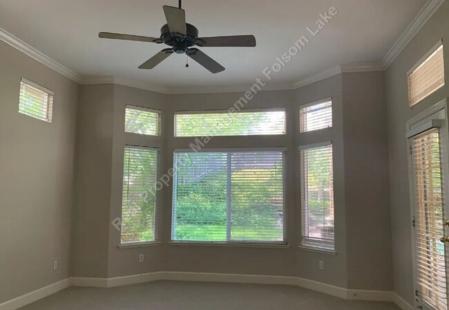 Building Photo - Coming Soon!!  Spacious Single Story in Se...