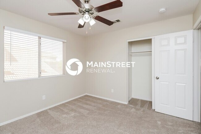 Building Photo - 4 Bedroom Pet-Friendly Home in Mesa, AZ with Main Street Renewal