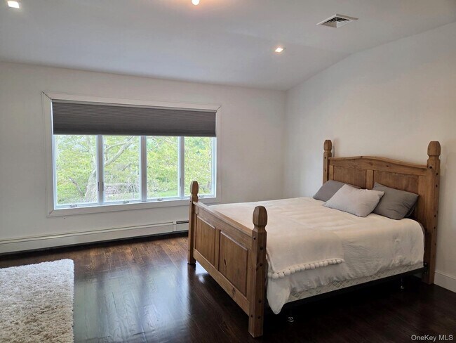 Building Photo - 541 Cedarwood Dr