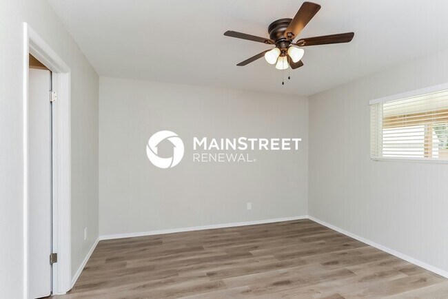 Building Photo - 5 Bedroom Pet-Friendly Home in Mesa, AZ wi...