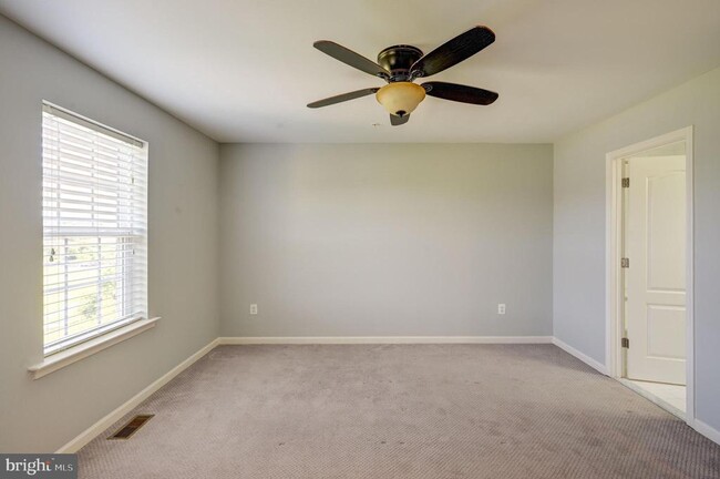 Building Photo - 525 Halite Dr