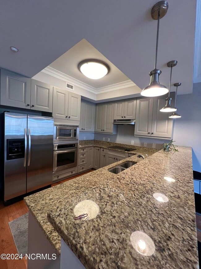 Building Photo - 124 Walnut St