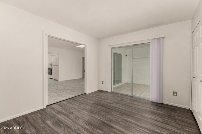 Building Photo - 1976 E Del Sur Dr