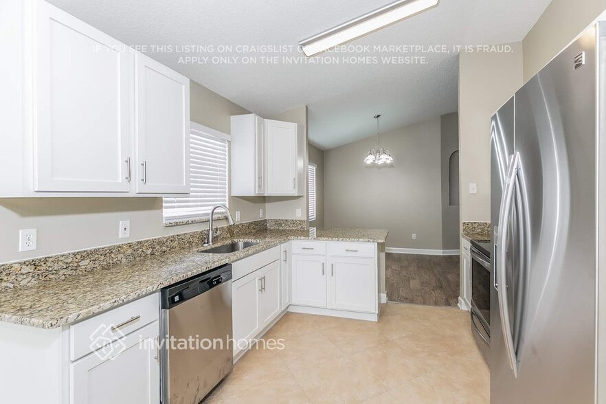 Building Photo - 2557 Ventura Cir