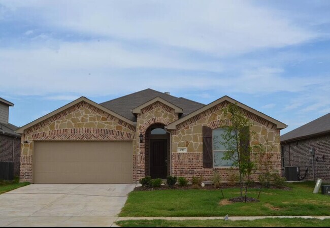 Primary Photo - 701 Cheyenne Dr