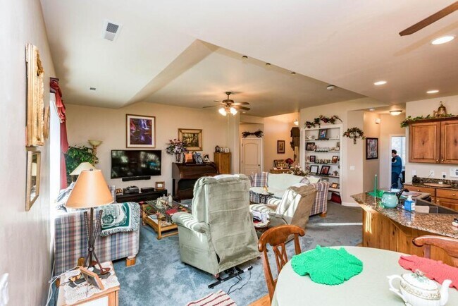 Building Photo - 3 Bedroom Home In South Pointe Subdivision...