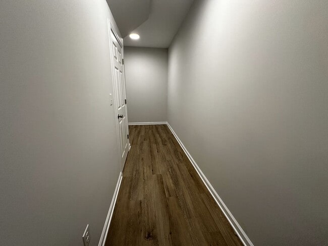 Building Photo - STUDIO APARTMENT PRE-LEASING FOR AUGUST 2026!
