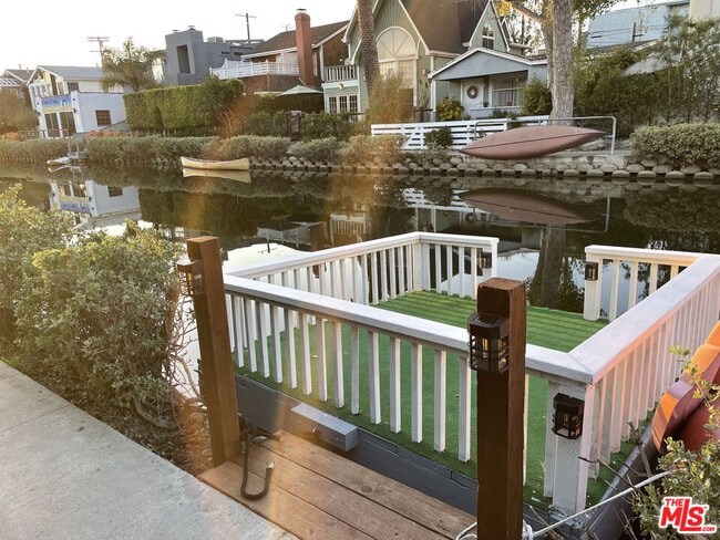 Building Photo - 2303 Dell Ave